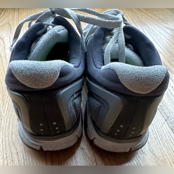 NIKE LUNARGLIDE 2 WOMEN’S GREY RUNNING SNEAKERS (9) - Picture 4 of 6